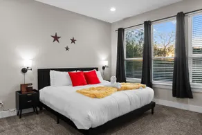 4BR Luxury Near DT • Fenced Yard • Firepit - Image 2