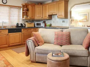 Snowdrop Cottage - Image 4