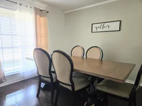 *Cozy On-the-Go Workers 3/2 Home* - Image 4