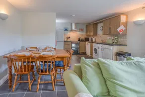 Waders - 2 bedroom coastal retreat, Crabpot Cottages, Hunstanton - Image 3