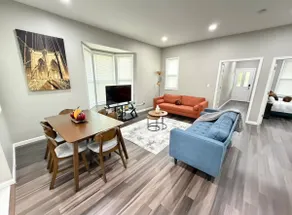 Newly Renovated Cozy Home in Downtown Scranton 4BD - Image 3