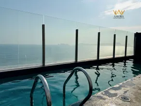 Beachfront stay with private balcony 100.6 - Image 5