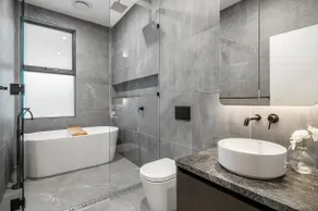 Luxury 3BR w Rooftop Spacious & Modern Sleeps 8 - Image 5