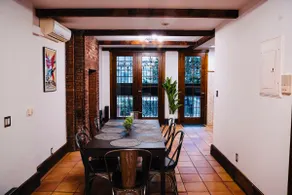 Central Park Garden | Private Backyard | Sleeps 6 - Image 2