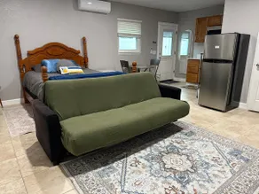 Cozy Studio by the Gardens - Image 2