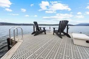 Bayview Modern Luxury by the Lake - Image 3