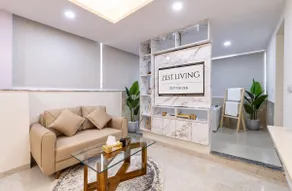 The Luxe Studio Retreat | Private Couple Jacuzzi - Image 3