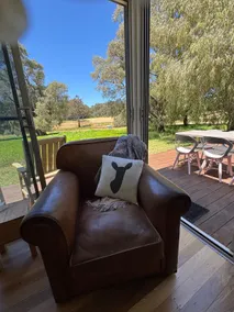 Truffle Farm Cottage minutes to town - Image 3