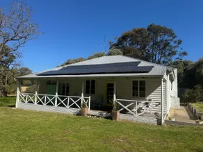 Truffle Farm Cottage minutes to town - Image 2