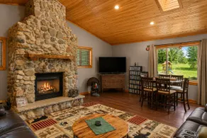 Game Room Log Cabin Near Dells Hot Tub - Image 5
