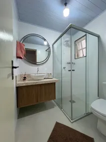 House with a swimming pool and comfort in a quiet neighborhood. - Image 4