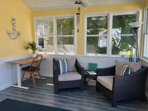Beach Getaway - 3BR,A/C,1 Block to Beach, 6 badges - Image 3