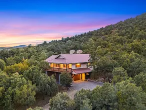 Breathtaking Cabin Backing the National Forest - Image 5