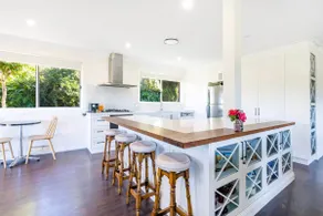 Olive Grove - Pet Friendly with Fireplace - Image 5