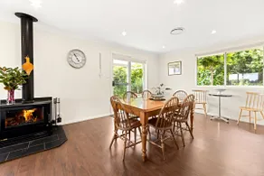 Olive Grove - Pet Friendly with Fireplace - Image 4