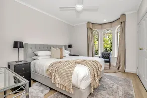 Village House - A Stylish Stay in the Adelaide Hills - Image 3