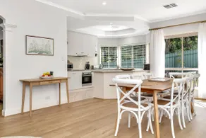 Village House - A Stylish Stay in the Adelaide Hills - Image 4