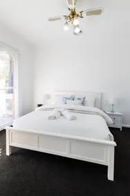 315 Juliana - Image 3