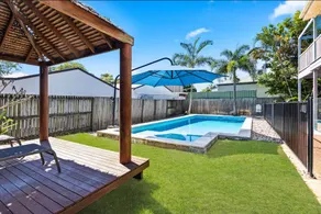 Bluewater Beach Retreat - 5BD/Pool/Walk to Beach - Image 2