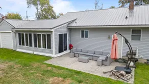 Savvy Jeans Lake House - Image 3