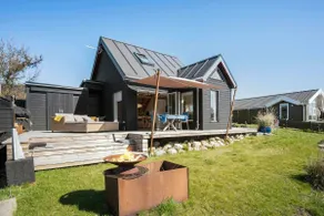 Beautiful tiny house overlooking the river - Image 4