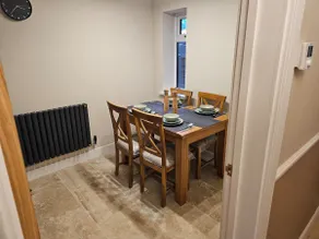 Hilcote Exec 2-Bed: AC, EV Charge & Games Table - Image 3
