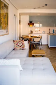 Stylish apartment with a pool and parking - Image 5