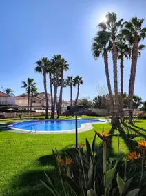 Stylish apartment with a pool and parking - Image 3