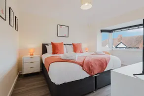 5BR | 3BA | Ideal for Groups, Free Parking, Wi-Fi - Image 4