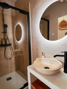 *CASA CALMA* - Beautiful 1-bedroom apartment - Large Shower Air-con - Image 3