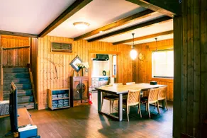 Accommodates up to 8 people.105 square meters. 15-minute drive to Suzuka Circuit.Three villas on the premises. No. 1 - Image 2