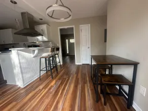 Minimalist Retreat near the Greens - Image 3