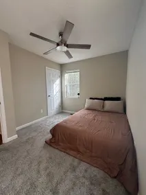 Minimalist Retreat near the Greens - Image 5
