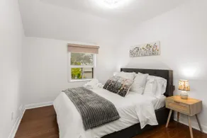Modern 4BR Home • Walk to subway • Superhost - Image 5