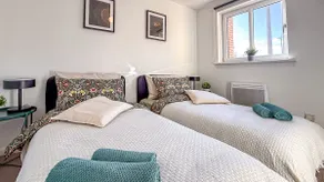 Wonderfull stays new property near Glasgow 2 bedrooms - Image 5