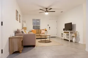 Charming Crestview Stay 4 Bedrooms, Prime Location - Image 3