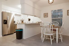 Charming Crestview Stay 4 Bedrooms, Prime Location - Image 5