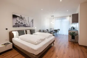 Vintage & Urban Retreat - Image 3