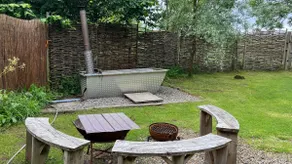 A quirky woodsman’s hut with wood fired hottub - Image 5