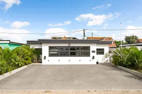 Luxury Smart Seaside Home - Image 2
