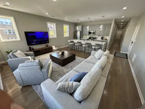 Hermosa Hideaway – Near Logan with parking (1 car) - Image 4
