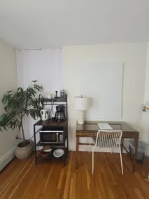 Cozy Private Suite Near Train to NYC - Image 5