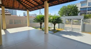 Swimming pool, 4 suites and comfort next to the beach. - Image 4