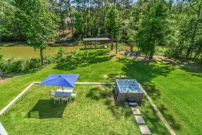 Peaceful Lakeside Retreat (Family & Pet Friendly) - Image 5