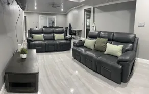 Newly Renovated Gem near NRG, Med Center, Downtown - Image 4
