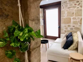 Exclusive apartment next to the University and Cathedral - Image 2