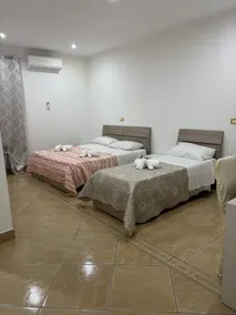 Apartment in a villa - Image 4