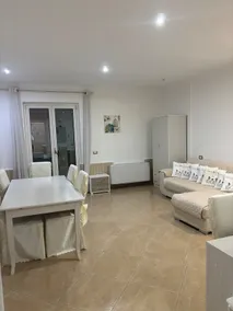 Apartment in a villa - Image 2