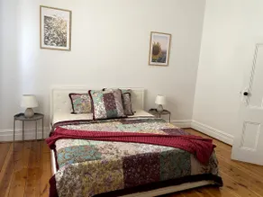 Charmer - Large 3BR, Beach & Parking - Image 5