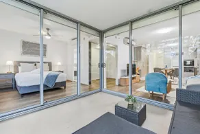 Modern Luxe Urban Comfort in Central Green Heart - Image 4